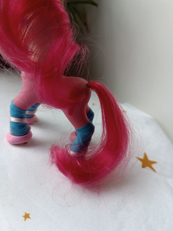 Little Pony petit poney wiki danseuse dance danse rose pink satin slipper hasbro wiki piroetta - photo numéro 10
