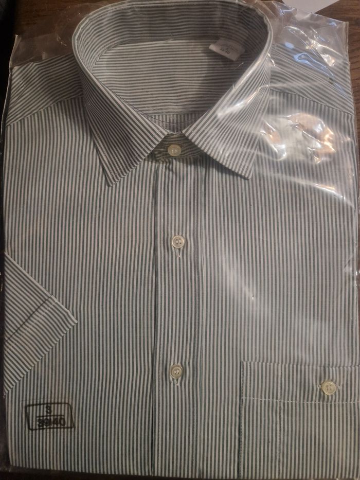 Lot de 2 chemises neuves T39/40