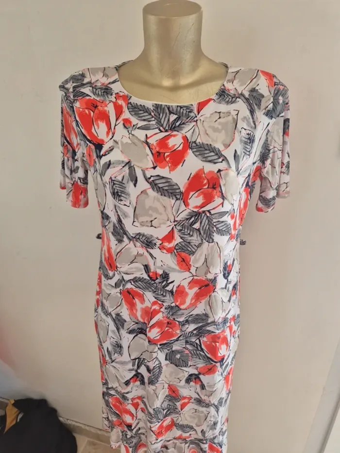 Robe fleuri taille 38 - photo numéro 3