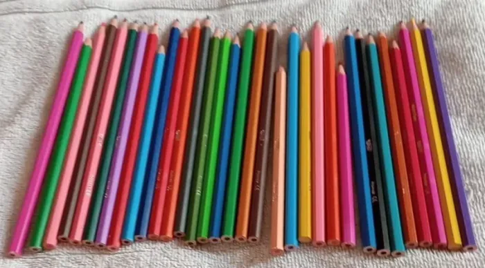Lot 34 crayons de couleur Bic