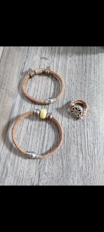Lot de bijoux en liège du Portugal