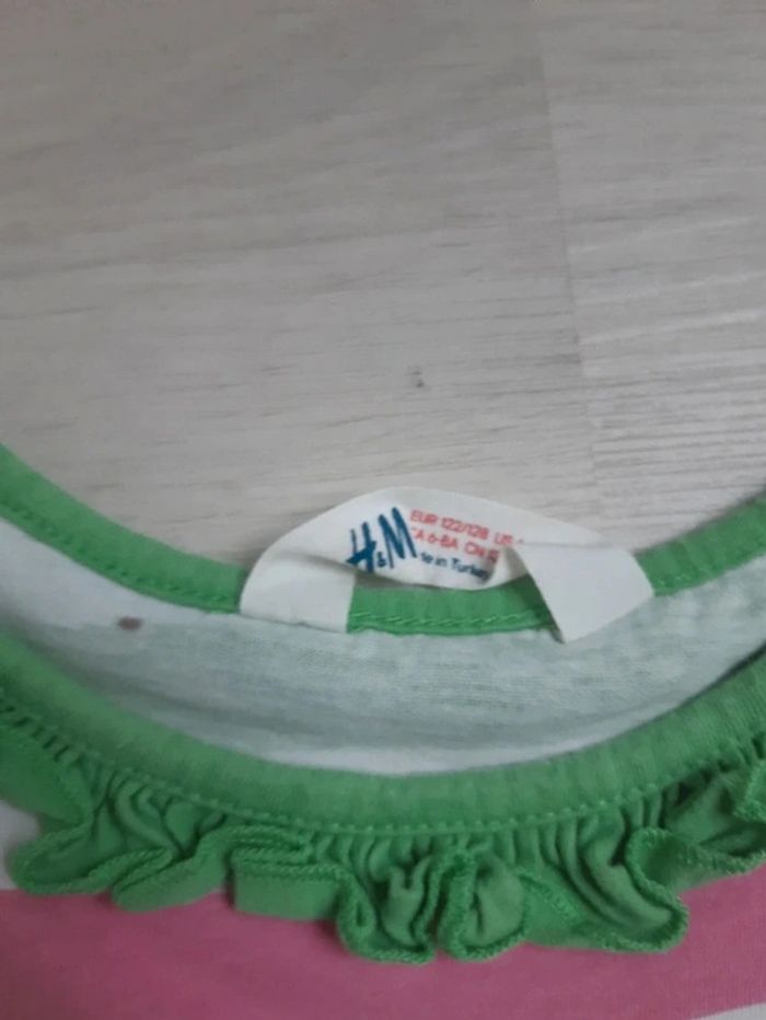 Jolie robe d'été à lignes taille 122/128 - photo numéro 3