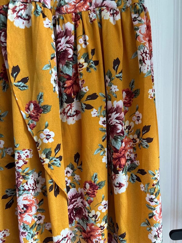 Robe fleurie jaune taille M + ceinture - photo numéro 2