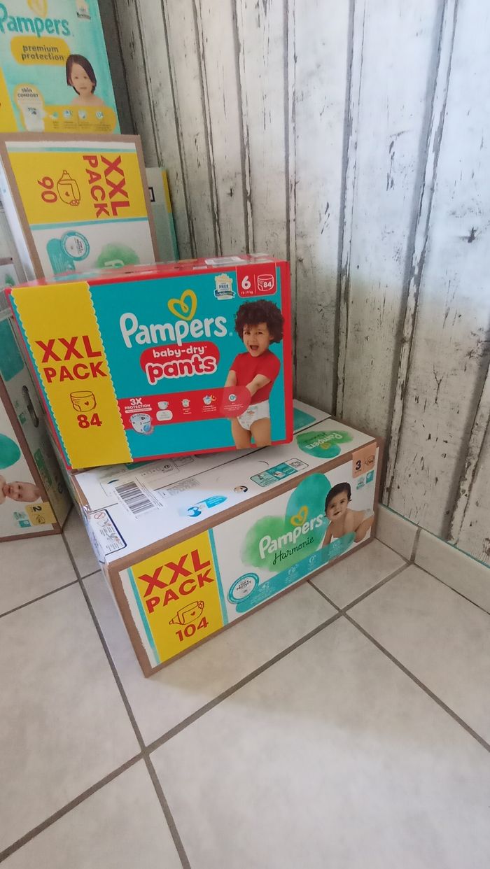 Différents lots cartons XXL Pampers neuf jamais ouvert - photo numéro 4
