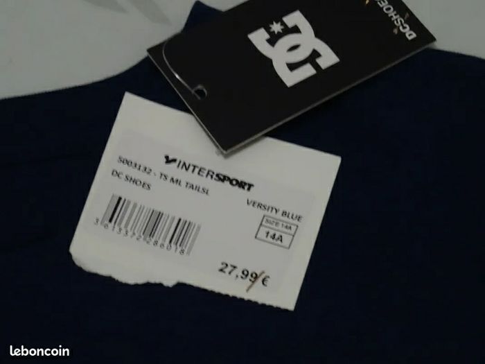 T-shirt manches longues

NEUF  DC Shoes  14 ans - photo numéro 2
