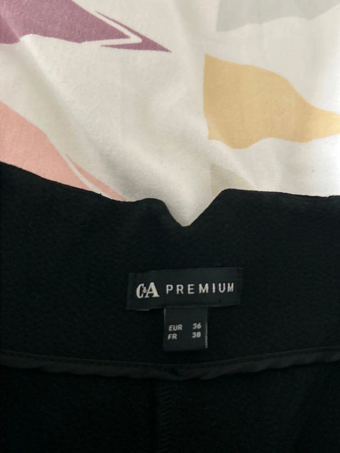 Pantalon ajusté taille 38 - photo numéro 2