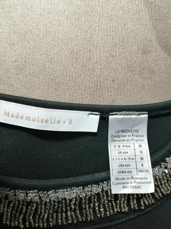 Robe noire taille basse col perle - photo numéro 3