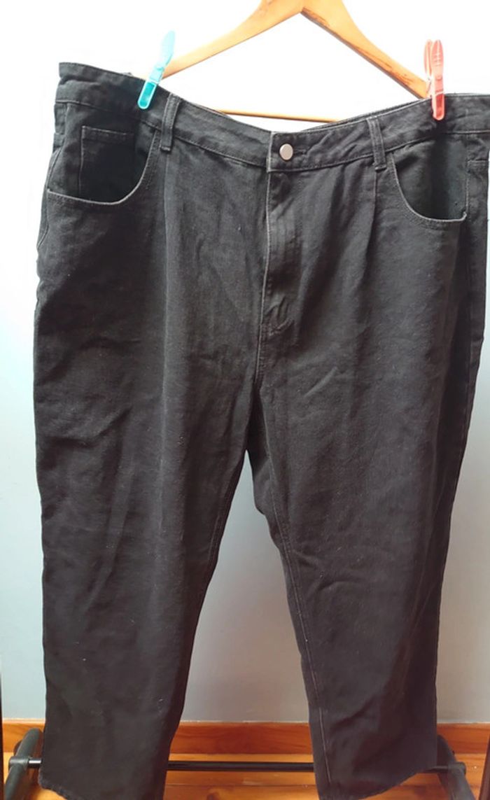 Jean neuf taille 48