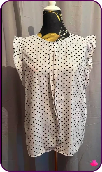 🌷magnifique blouse blanche à pois noir🌷