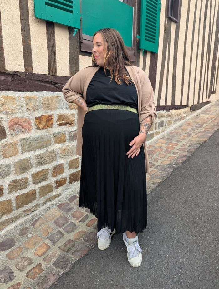 T-shirt Coeur noir/léopard col rond
Taille 44 - photo numéro 4