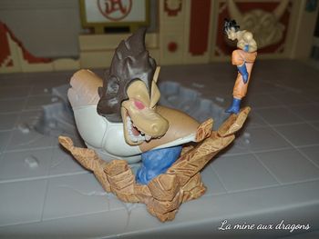Figurine Dragon Ball Z Gashapon imagination Oozaru Vegeta Goku figure rare