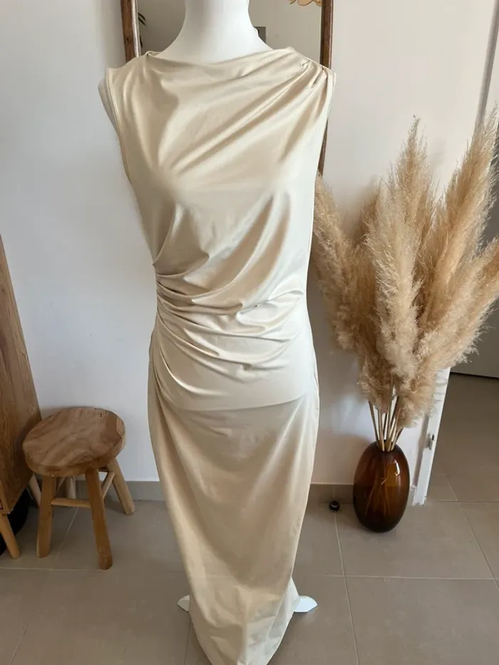 Robe longue et drapée crème 4th Reckless - photo numéro 3