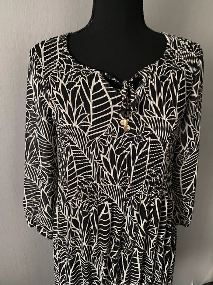 Robe habillé plissée imprimée avec liens bijoux - photo numéro 2