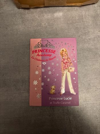 Livre, princesse, Academy, princesse, Lucie et truffes caramel