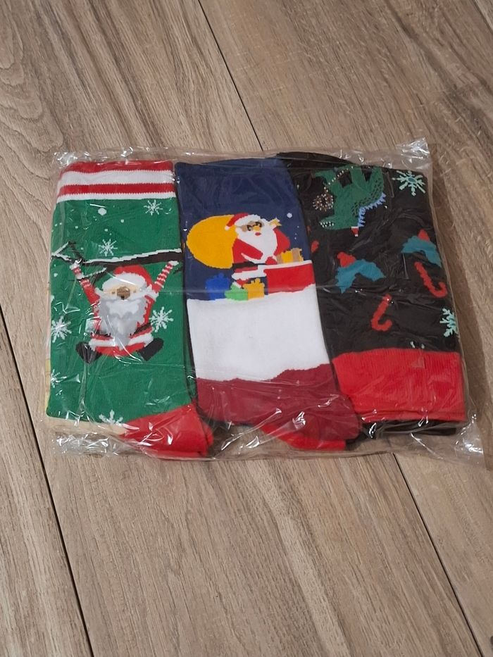 Lot 12 paire de chaussette Mixte cadeau Noël - photo numéro 3