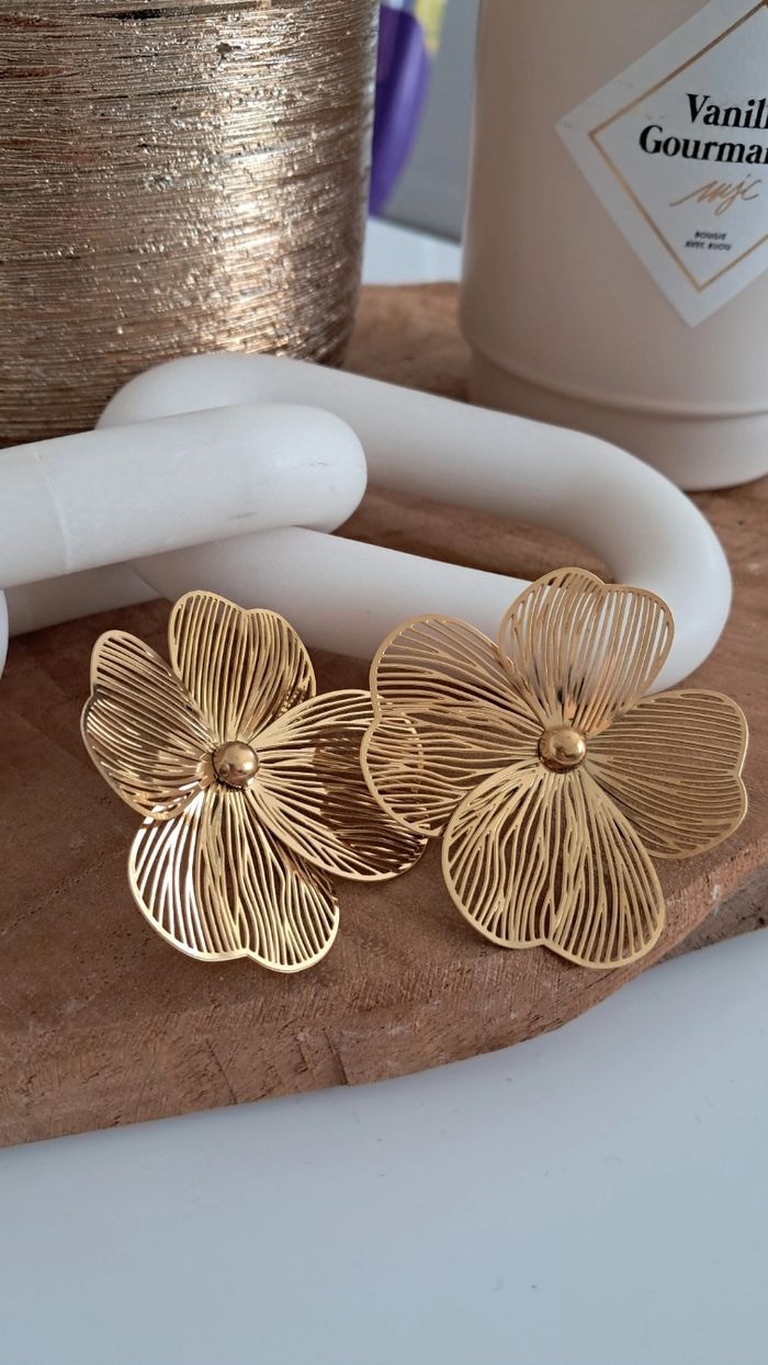 Boucles d'oreilles fleur - photo numéro 2