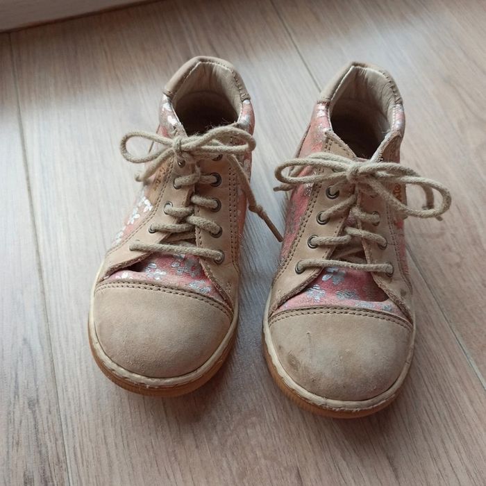 baskets beige et rose fleurs argentés lacets aster pointure 22 - photo numéro 2