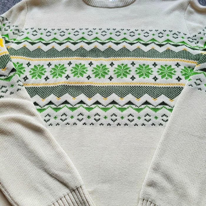 Pull McDonald's édition limitée 2023 – taille M – motif flocons vert jaune blanc – rare équipier - photo numéro 6