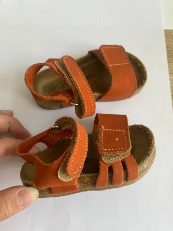 Sandale taille 19