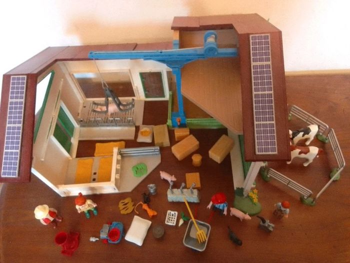 Ferme playmobil avec animaux, personnages et accessoires