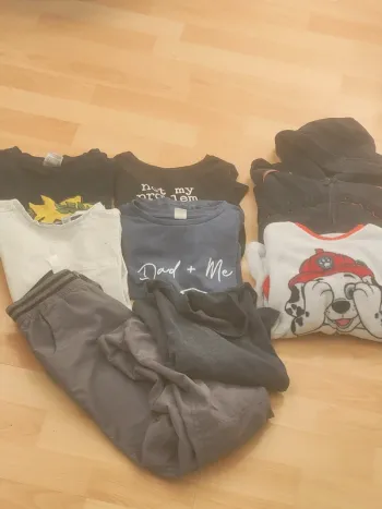 Lot garçon 6ans thsirt,gilet,pull,pantalon