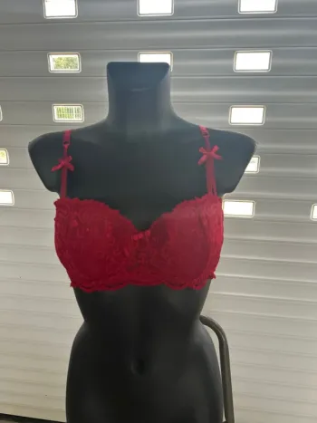 Soutien-gorge rouge
