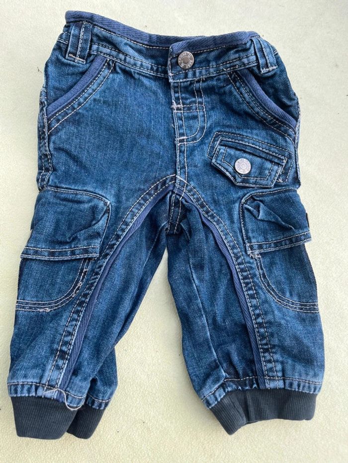 Jean’s pantalon taille 6 mois tape à l’œil