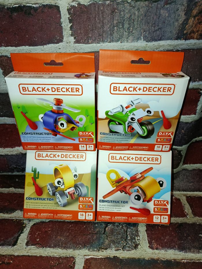 Lot de 4 boîtes de construction black et Decker pour enfants