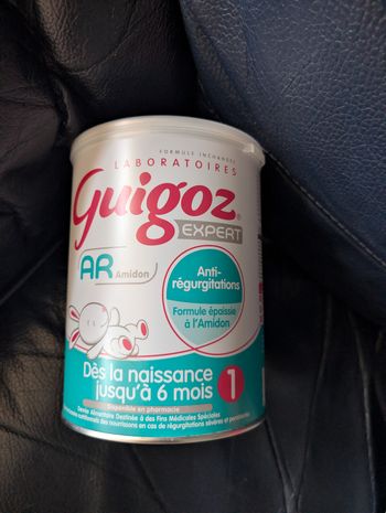 Lot de deux boîtes de lait guigoz AR amidon expert 1er age 