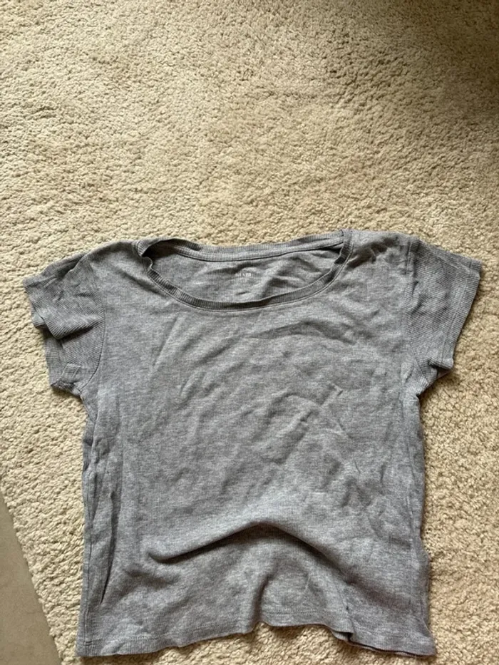 t-shirt gris kiabi taille 12 ans