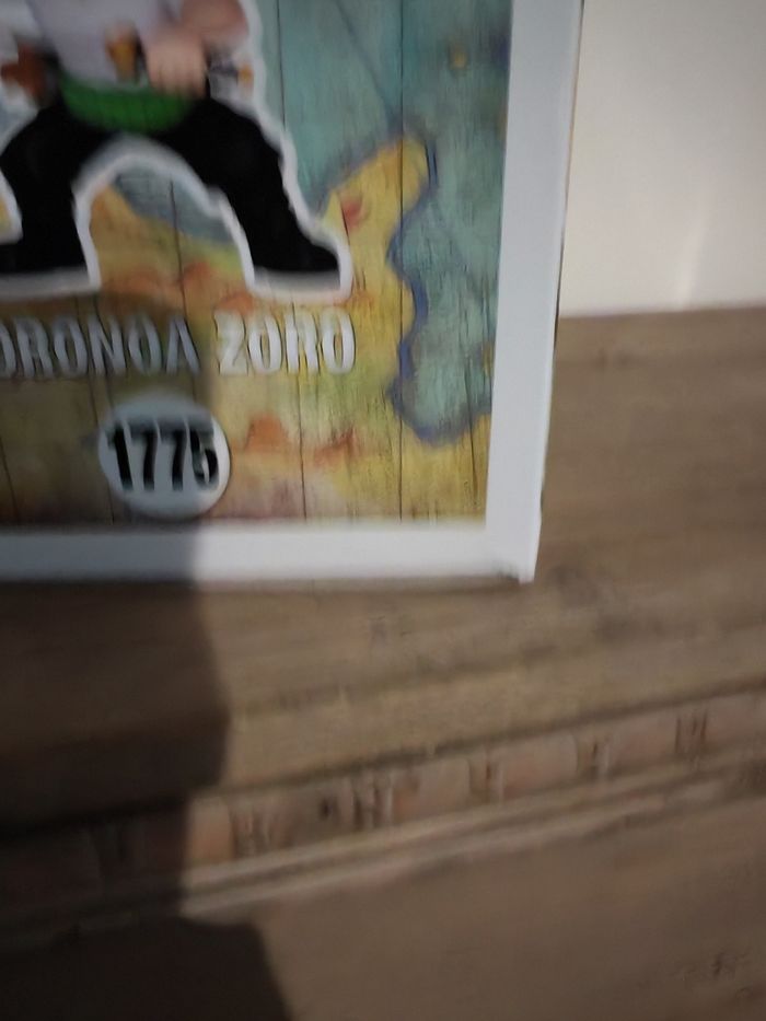 Figurine funko pop roronoa Zoro 1775 chase - photo numéro 7