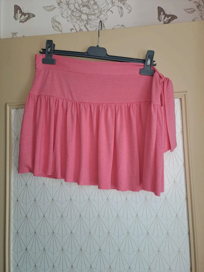 Superbe mini jupe femme rose 38/40 ttbe fluide agréable - photo numéro 2