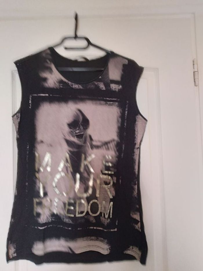 Tee shirt