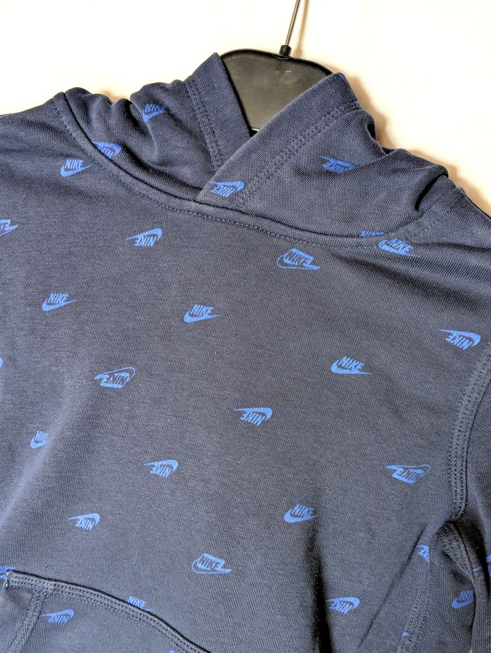 Sweat Nike Bleu Foncé Capuche Petits Logos Marque Vêtement Tendance Mode Enfants - photo numéro 2