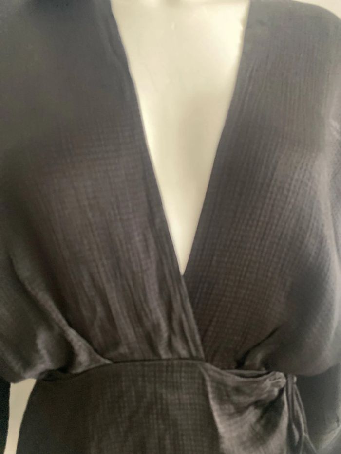 Robe satiné noir décolleté plongeant XS - photo numéro 3
