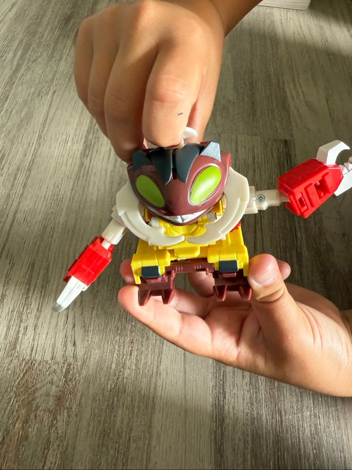 Figurine Transformers Bumblebee - photo numéro 2