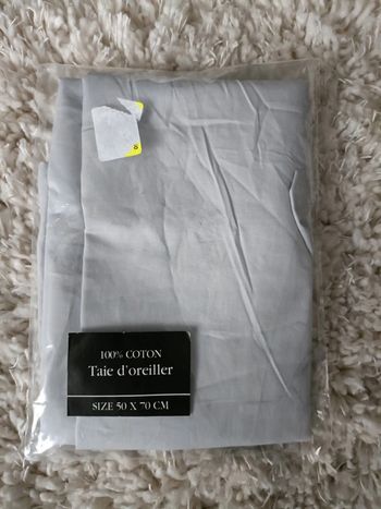 1 taie d'oreiller gris en coton de 50 X 70cm