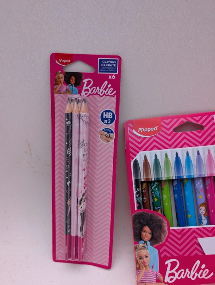 Lot barbie. Neuf - photo numéro 3