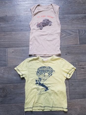 Lot de 2 t-shirts taille 3 ans bon état
