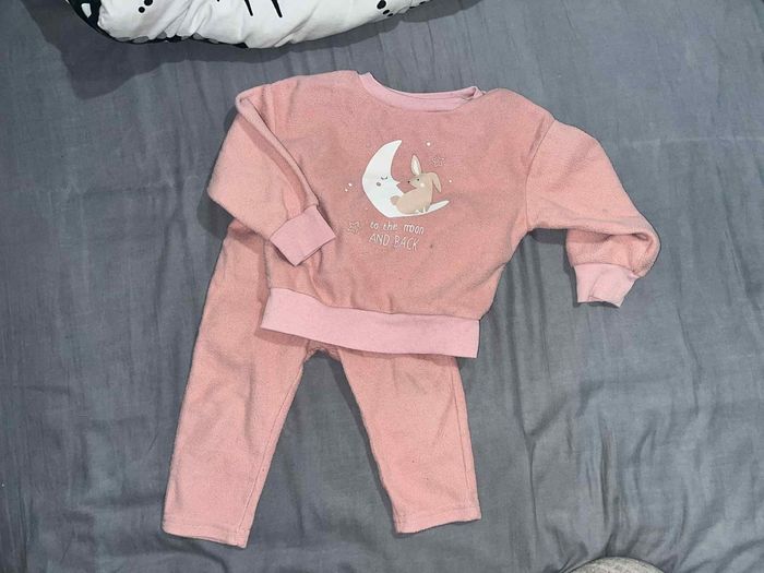 Lot de pyjamas fille 18 mois - photo numéro 2