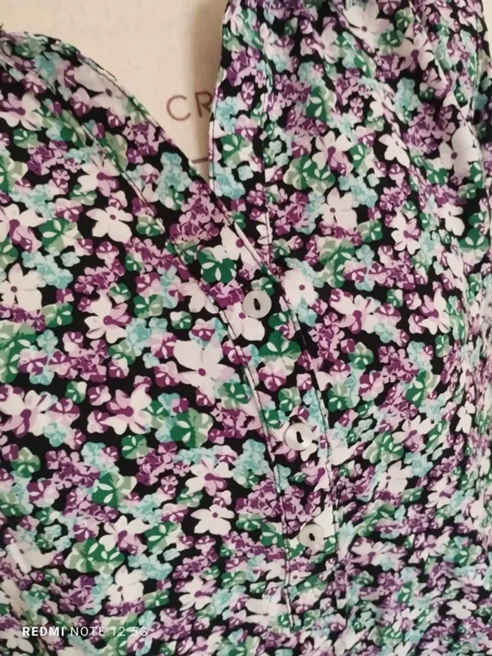 Jolie Blouse Fleuries taille 42 - photo numéro 3