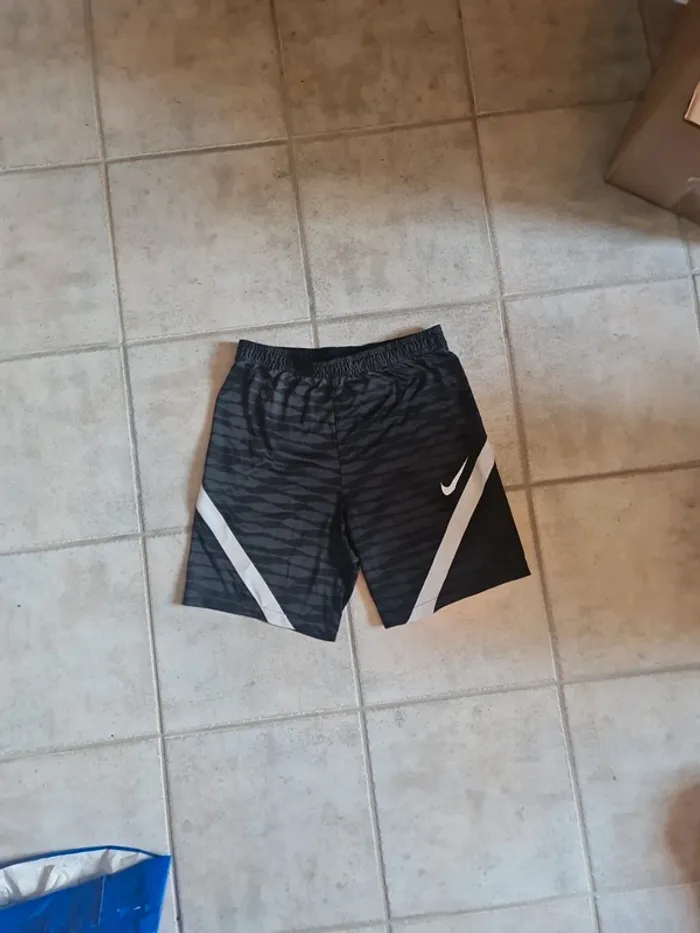 Short Nike