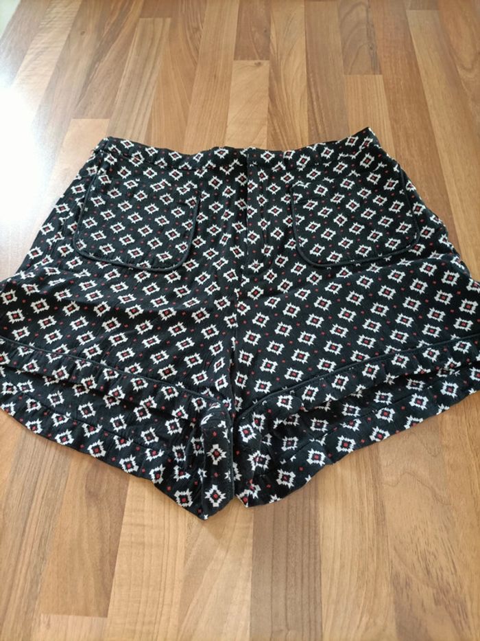 Short léger ethnique noir blanc rouge 34 Jennyfer