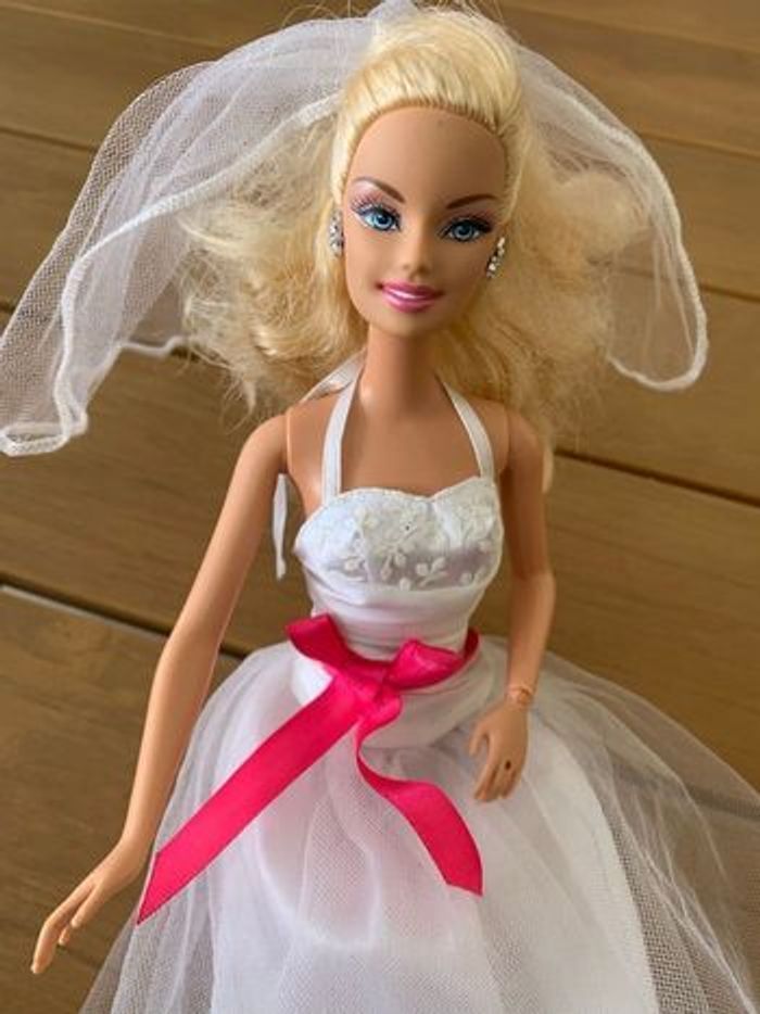 Superbe barbie mariée