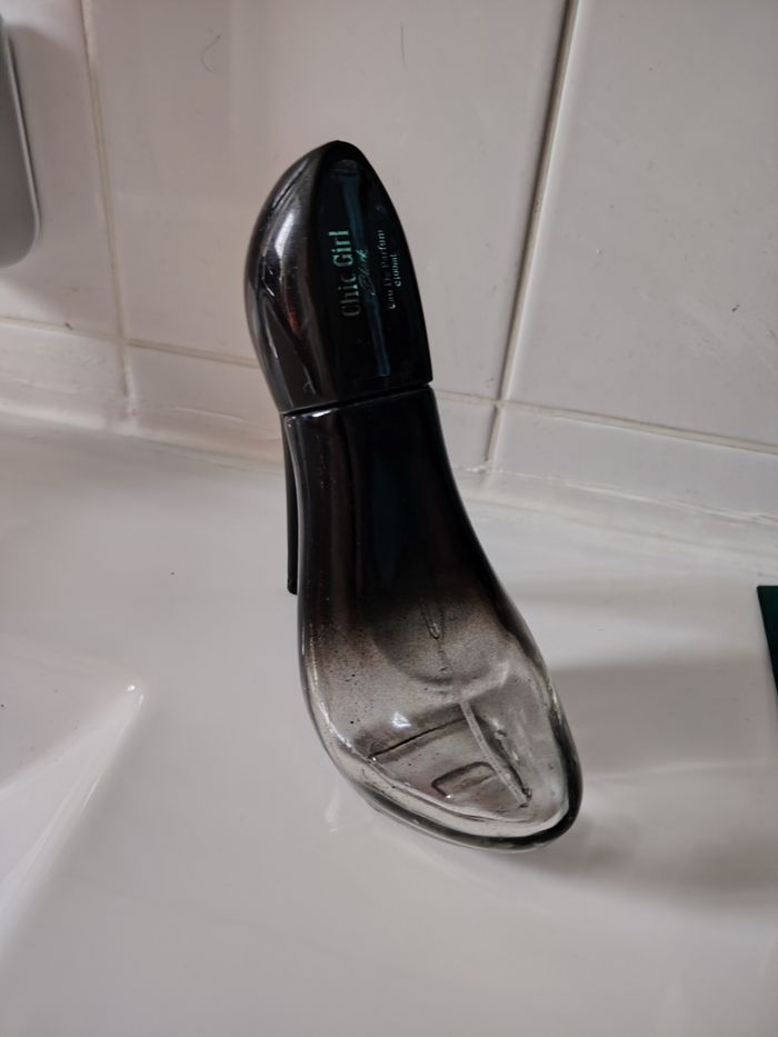 Bouteille de parfum vide - photo numéro 2