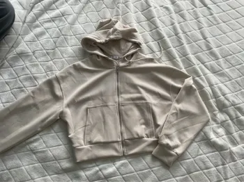 Sweat à capuche sportswear Stradivarius