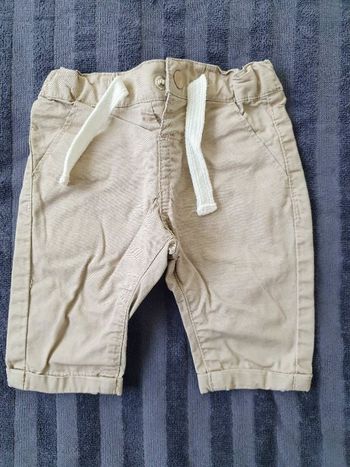 1 mois pantalon chino Kiabi