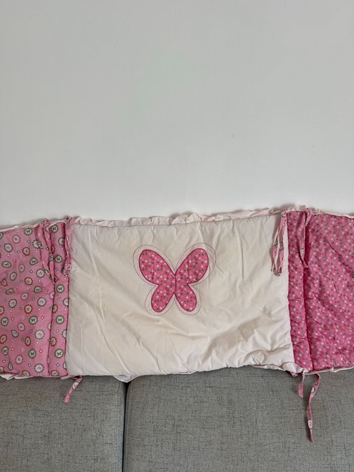 Tour de lit et cadre photo