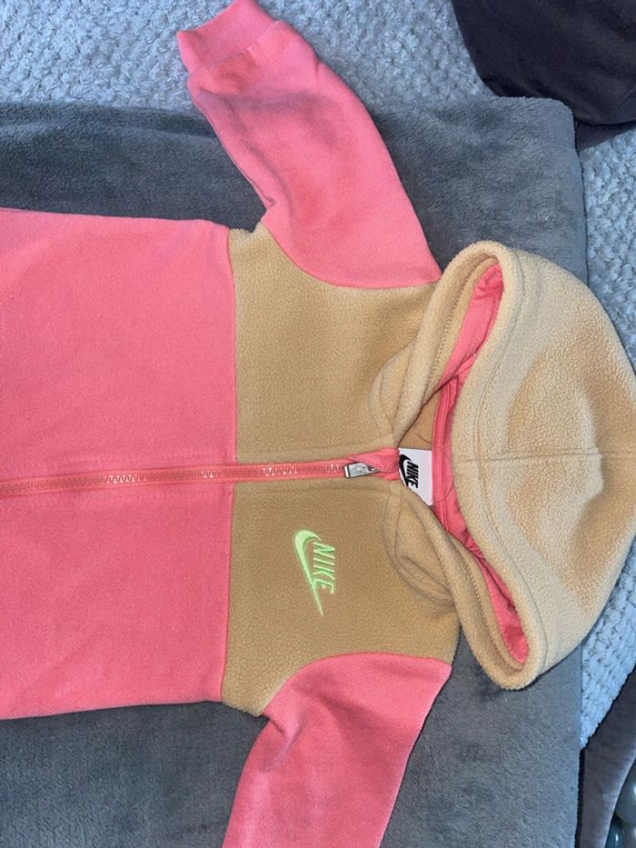 Combinaison Nike 12 mois - photo numéro 4