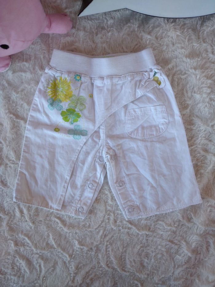 Pantacourt Fille 6 mois Fleurs Petit Kimbaloo 100% cotob - photo numéro 2